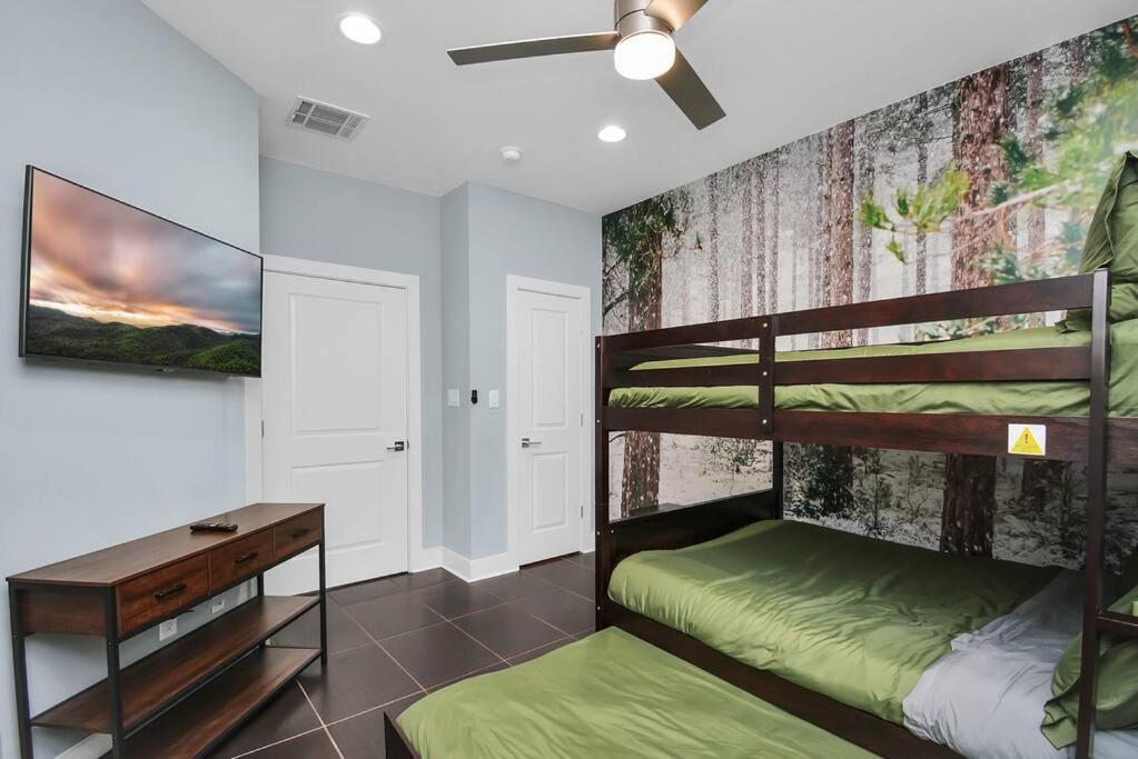Skyline Views - Sleeps 10 Home Near Downtown Хьюстон Экстерьер фото