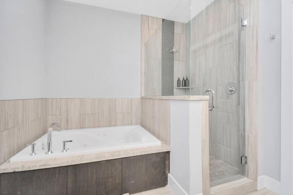 Skyline Views - Sleeps 10 Home Near Downtown Хьюстон Экстерьер фото