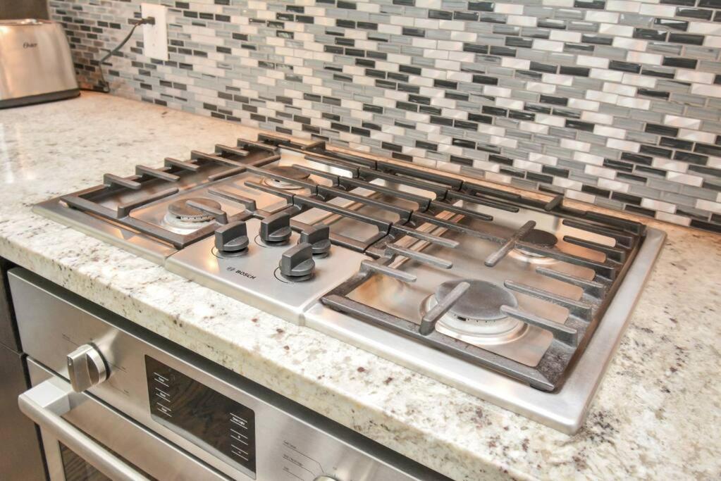 Skyline Views - Sleeps 10 Home Near Downtown Хьюстон Экстерьер фото